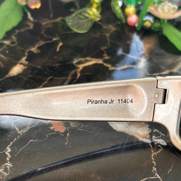 EUC Bolle Children’s Pirahna Jr Sunglasses with case - Picture 13 of 16